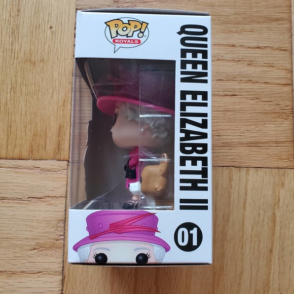 Funko The Royal Family Queen Elizabeth II - Picture 3 of 8